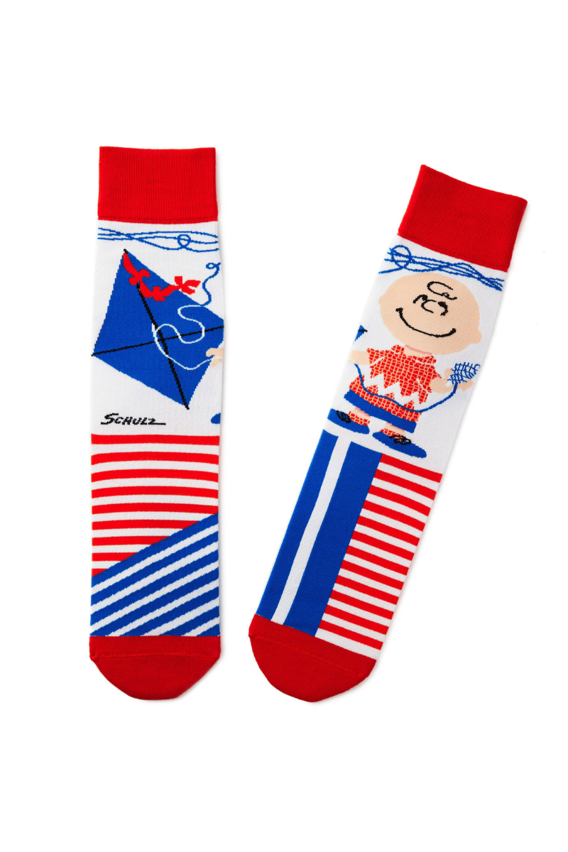 Light Gray Peanuts® Charlie Brown With Kite Novelty Crew Socks