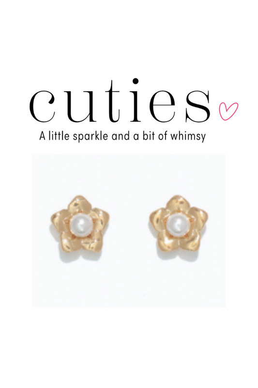 White Smoke Cuties Gold Flowers with Pearls Stud Earrings